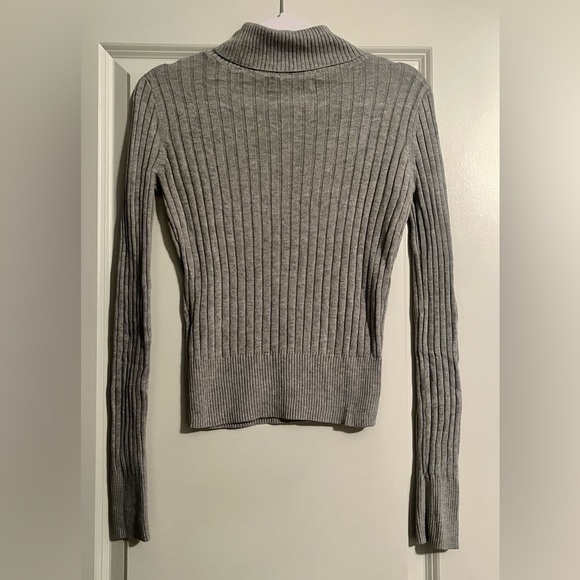 SOLD Ribbed Turtleneck Knit Sweater Size Medium, can fit Small - Picture 3 of 4